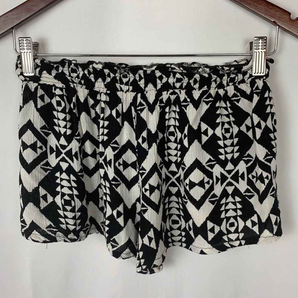 Angie Patterned Shorts - Picture 4 of 4